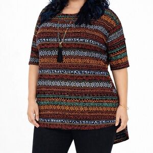 LulaRoe Tunic Top High Low Short Sleeve Geo Print Pit to Pit 26.5” Size L